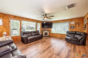 104 N Bright St, Gonzales, TX 78629 - Photo 7