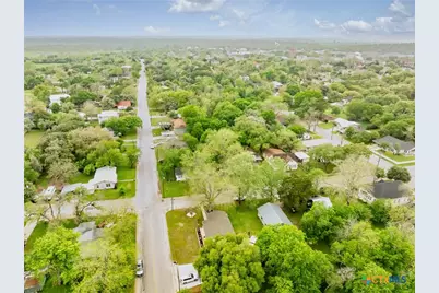 104 N Bright Street, Gonzales, TX 78629 - Photo 29