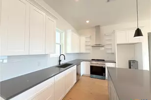 420 Sendera Hls Dr, Canyon Lake, TX 78133 - Photo 11