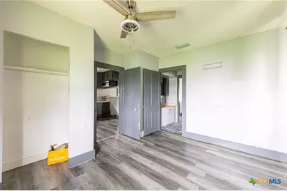 1515 Moulton Street, Shiner, TX 77984 - Photo 7