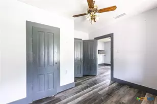 1515 Moulton St, Shiner, TX 77984 - Photo 9