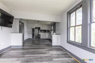 1515 Moulton St, Shiner, TX 77984 - Photo 3