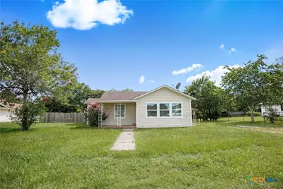 704 Maple, Yoakum, TX 77995 - Photo 15