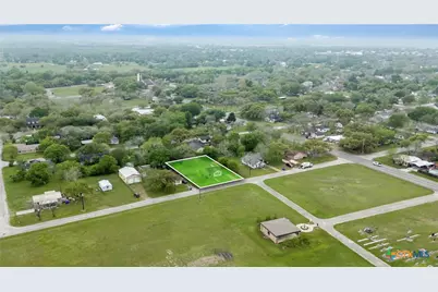 704 Maple, Yoakum, TX 77995 - Photo 17