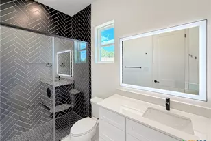 508 Sendera Vly Dr, Canyon Lake, TX 78133 - Photo 13