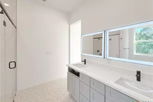 508 Sendera Vly Dr, Canyon Lake, TX 78133 - Photo 11