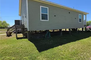 501 S 13th St, Seadrift, TX 77983 - Photo 7