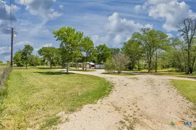 1229 State Highway 304, Gonzales, TX 78629 - Photo 29