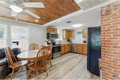 411 Ellis Street, Seguin, TX 78155 - Photo 7