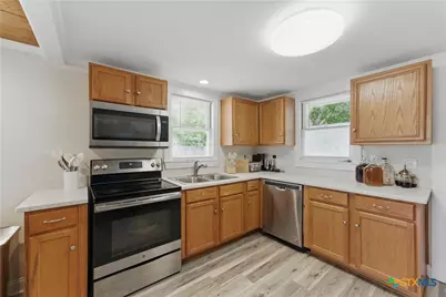 411 Ellis Street, Seguin, TX 78155 - Photo 11