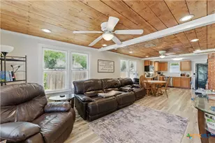 411 Ellis St, Seguin, TX 78155 - Photo 3