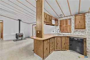 1189 Vivroux Ranch Rd, Seguin, TX 78155 - Photo 17