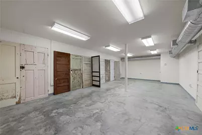 107 W Main Street, Cameron, TX 76520 - Photo 25