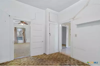 1104 E Umlang Street, Thorndale, TX 76577 - Photo 15