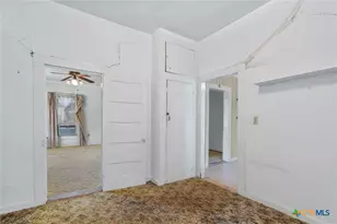 1104 E Umlang St, Thorndale, TX 76577 - Photo 15