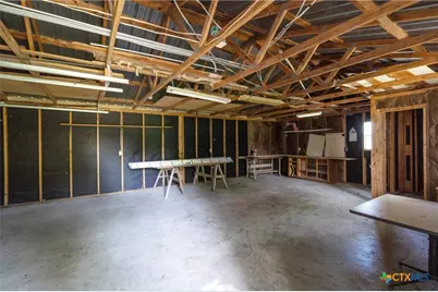 1104 E Umlang Street, Thorndale, TX 76577 - Photo 27