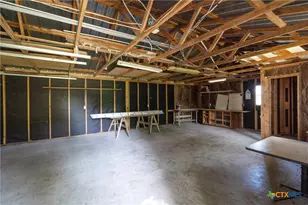 1104 E Umlang St, Thorndale, TX 76577 - Photo 27