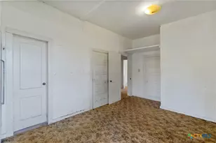 1104 E Umlang St, Thorndale, TX 76577 - Photo 21