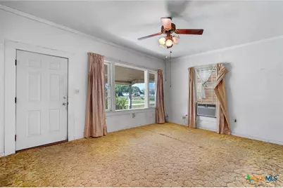 1104 E Umlang Street, Thorndale, TX 76577 - Photo 5