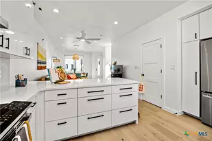 105 Lively Ln, San Marcos, TX 78666 - Photo 7