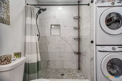 807 W Dallas Avenue, Seadrift, TX 77983 - Photo 17