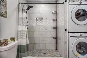 807 W Dallas Ave, Seadrift, TX 77983 - Photo 17