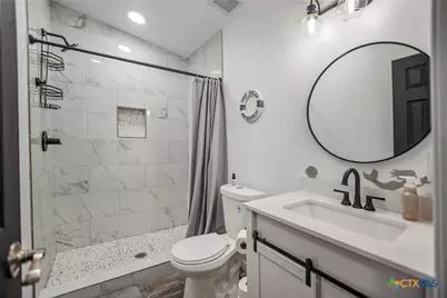 807 W Dallas Avenue, Seadrift, TX 77983 - Photo 31