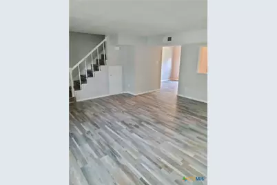 1028 Jefferson Avenue, Seguin, TX 78155 - Photo 1