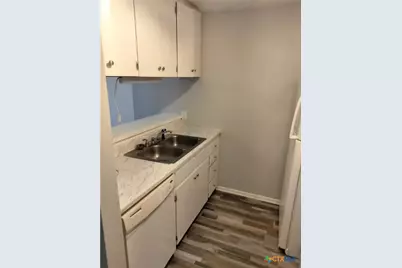 1028 Jefferson Avenue, Seguin, TX 78155 - Photo 5