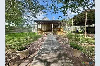 706 West Street, Yoakum, TX 77995 - Photo 31