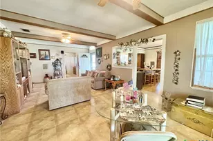 706 West St, Yoakum, TX 77995 - Photo 9