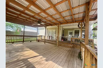 706 West Street, Yoakum, TX 77995 - Photo 29