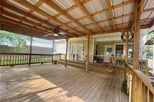 706 West St, Yoakum, TX 77995 - Photo 29