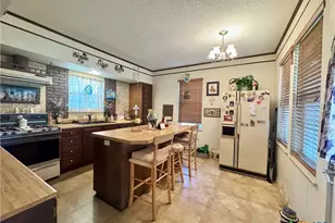 706 West St, Yoakum, TX 77995 - Photo 11