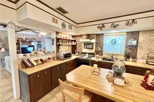 706 West St, Yoakum, TX 77995 - Photo 13