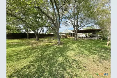 706 West Street, Yoakum, TX 77995 - Photo 45