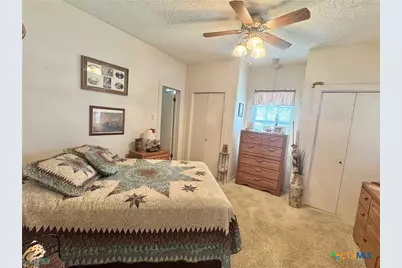 706 West Street, Yoakum, TX 77995 - Photo 21