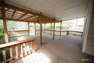 706 West St, Yoakum, TX 77995 - Photo 27