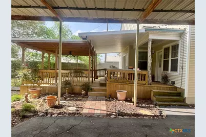 706 West Street, Yoakum, TX 77995 - Photo 27