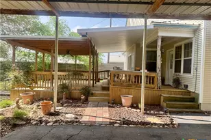 706 West St, Yoakum, TX 77995 - Photo 27