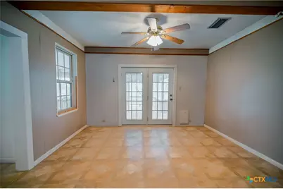 706 West Street, Yoakum, TX 77995 - Photo 5
