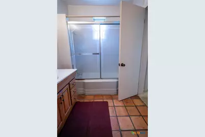 706 West Street, Yoakum, TX 77995 - Photo 21