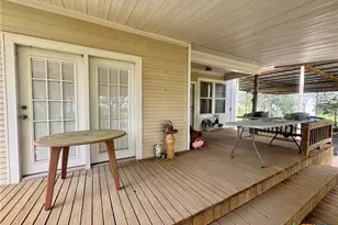 706 West St, Yoakum, TX 77995 - Photo 31