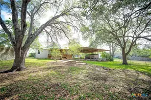 706 West St, Yoakum, TX 77995 - Photo 43