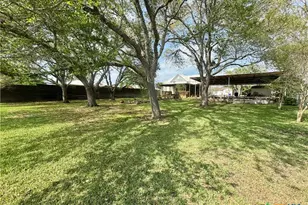 706 West St, Yoakum, TX 77995 - Photo 35