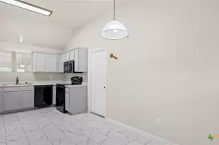 2121 Keystone Dr, New Braunfels, TX 78130 - Photo 5