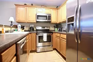 730 E Mather St, New Braunfels, TX 78130 - Photo 5