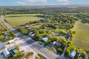 271 County Rd 2804, Lampasas, TX 76550 - Photo 9