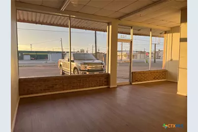 703 E Rio Grande Street, Victoria, TX 77901 - Photo 3