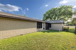 110 Live Oak St, Gonzales, TX 78629 - Photo 43